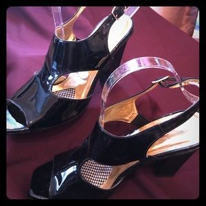 Ros Hommerson Black Patent Heeled Sandals size 9.5